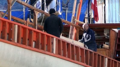 turizm sezonu - 'Ekmek tekneleri' mavi tura hazırlanıyor - MUĞLA  Videosu