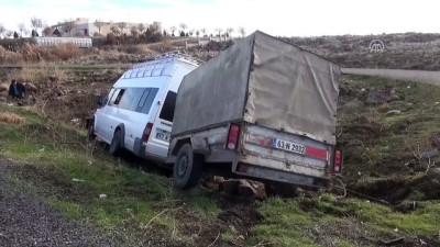 Siverek'te minibüs ile otomobil çarpıştı: 4 yaralı - ŞANLIURFA 