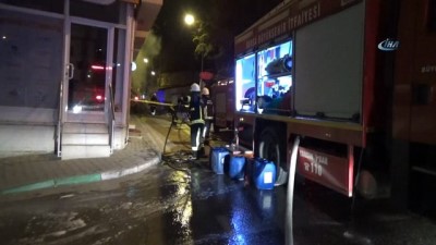 yasli adam -  Bursa’da 2 katlı tarihi ahşap bina alev alev böyle yandı  Videosu