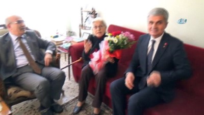 sevindik -  80 yıl önce Atatürk’le fotoğraf çekilen yaşlı kadın o anı tekrar anlattı  Videosu