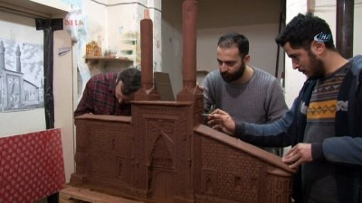 hanli -  746 yıllık tarihi eserin kilden minyatürünü yaptılar  Videosu