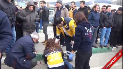 Seyyar satıcıların bıçaklı kavgası 