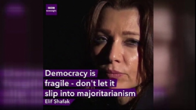 elif safak - Elif Şafak, Avrupa'ya Türkiye'yi şikayet etti  Videosu