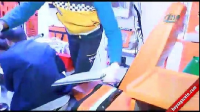 Birbirine giren iki tır TEM'i trafiğe kapattı 