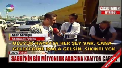 Galatasaraylı Sabri kamyona tosladı 