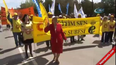 1 mayis emek ve dayanisma gunu - Sivas'ta 1 Mayıs kutlamalarına katılım düşük oldu  Videosu