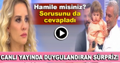 izdivac - Esra Erol'a doğum günü sürprizi! Alişan, eşi Ali Özbir ve oğulları İdris Ali ve Ömer stüdyoda  Videosu