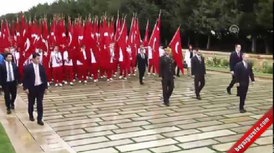 akif cagatay kilic - Gençlik ve Spor Bakanı Akif Çağatay Kılıç, Anıtkabir'i ziyaret etti  Videosu