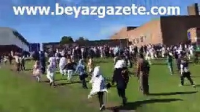 ramazan bayrami - İngiltere'de bir araç bayramlaşan kalabalığın arasına daldı!  Videosu