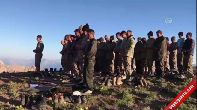 istiklal - Mehmetçik İkiyaka Dağları'nda bayramlaştı  Videosu