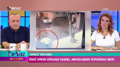 beyaz magazin - Ünlü spiker Gökhan Taşkın, arkadaşının topuğuna sıktı!  Videosu
