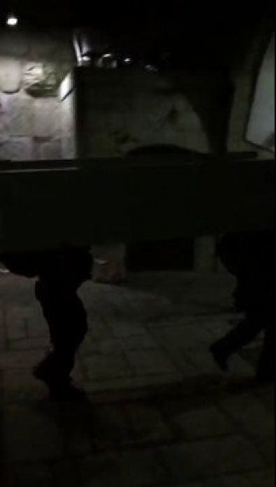 İsrail, Aksa'nın kapılarındaki dedektörleri kaldırıyor 2 
