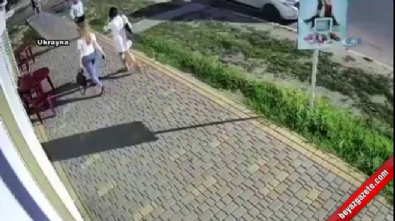 kadina dayak - Yolda yürüyen kadına yumruk  Videosu