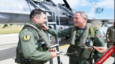 hava kuvvetleri komutanligi - Genelkurmay Başkanı Akar, F-16 D uçağı ile uçuş gerçekleştirdi  Videosu