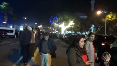  Aydın’da vatandaşlar yeni yıla Kent Meydanı’nda girdi 