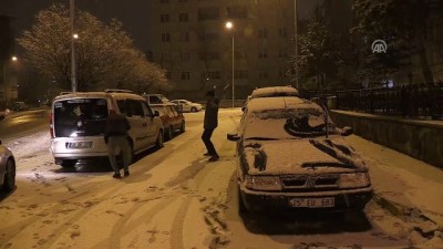 karla mucadele - Erzurum'da kar yağışı  Videosu