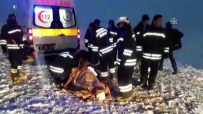 Erzurum'da yolcu otobüsü devrildi: 18 yaralı (1) 