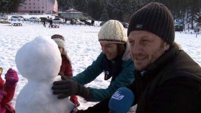 mangal keyfi -  Yeni yılın ilk gününde Uludağ’da kar üzerinde mangal keyfi  Videosu