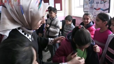 sosyal sorumluluk - Ağrılı çocuklara 'sıcak' hediye Videosu