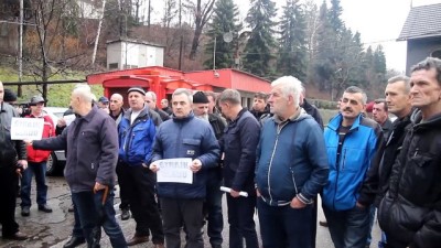 aclik grevi - Bosnalı bir grup madenci açlık grevine başladı - ZENİCA Videosu