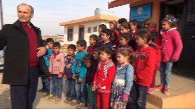 bayrak yarisi -  Şehit öğretmen Necmettin Yılmaz'ın babası oğlunun görev yaptığı okulda ders verdi Videosu
