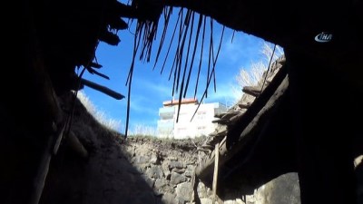 evde tek basina -  Yaşlı kadın harabe evde yaşam mücadelesi veriyor  Videosu