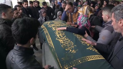 beden egitimi ogretmeni - Beden eğitimi öğretmeni halı saha maçında öldü - GAZİANTEP Videosu