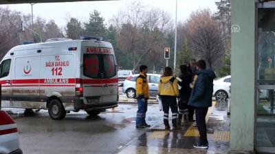 Çubuk'ta öğrenci servisiyle hafif ticari araç çarpıştı: 13 yaralı - ANKARA
