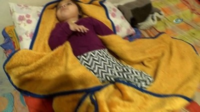 canli bomba -  Doğuştan epilepsi hastası 3 yaşındaki Nazlı yardım elini bekliyor  Videosu