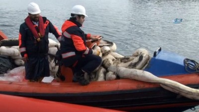  İzmir Urla'da denize mazot sızdı 