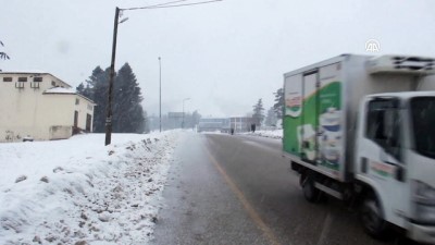 Uludağ'da kar yağışı etkili oluyor - BURSA