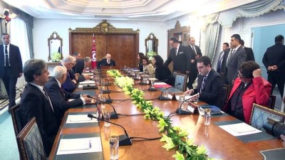 siyasi partiler - Cumhurbaşkanı Sibsi, ulusal uzlaşı hükümeti ve STK temsilcileri ile bir araya geldi - TUNUS Videosu