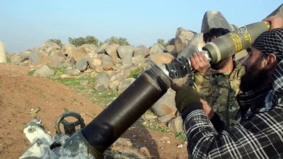 muhalifler - Suriye'de rejim güçleri Ebu Zuhur'dan uzaklaştırılıyor - İDLİB Videosu