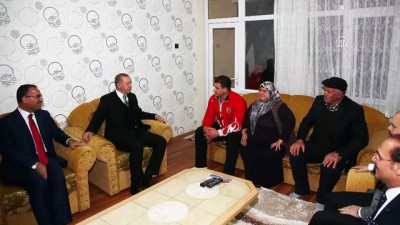 milli guresci - Cumhurbaşkanı Erdoğan'dan milli güreşçi Rıza Kayaalp'e ziyaret (2) - YOZGAT Videosu