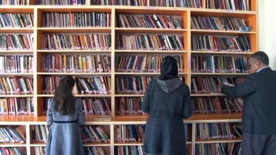 kitap okuma -  Kitap bağımlısı aile bir yılda 2 bin kitap okudu  Videosu