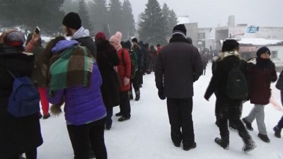 kis turizmi -  Uludağ'da metrelerce telesiyej kuyruğu  Videosu