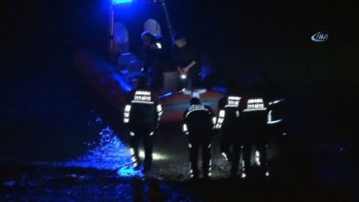 atalan -  Genç kadın önce seyir halindeki taksiden sonra köprüden nehre atlayarak intihara kalkıştı  Videosu