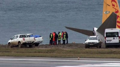 asus -  Sigorta yetkilileri Pegasus Havayolları uçağının pistten çıktığı alanda incelemelerde bulunuyor  Videosu