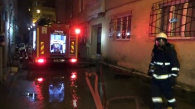 cati kati -  Çatı katında çıkan yangın mahalleliyi sokağa döktü  Videosu