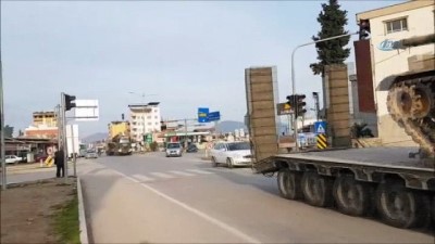 akaryakit istasyonu -  Çok sayıda tank ve fırtına obüs topları Suriye sınırına ulaştı Videosu
