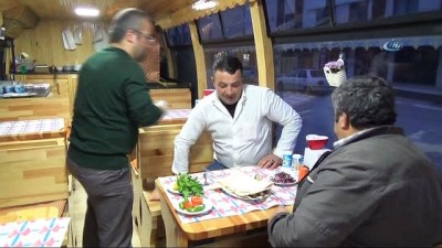 ekmek teknesi -  Halk otobüsünü 120 bin lira harcayarak ciğerci yaptı  Videosu