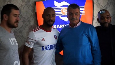 Karabükspor, Leandrinho ile 1.5 yıllık sözleşme imzaladı