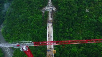 Kolombiya'da köprü inşaatının çökmesi 
