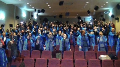 koordinat -  50 yaşından sonra kep atıp mezun oldular Videosu