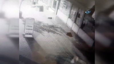 kacis -  Av malzemeleri dükkanını soyan hırsızlar tüfeklerle böyle kaçtı Videosu