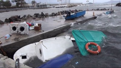 demirli -  Bodrum’u fırtına vurdu...Balıkçı teknesi battı, ağaçlar devrildi, deniz taştı  Videosu