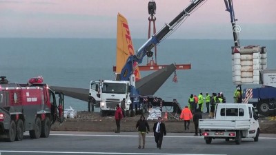 caga - Pistten çıkan uçağı kaldırma çalışmaları başladı (2) - TRABZON  Videosu