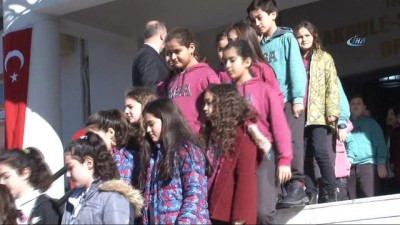 ogretmenler -  33 ikizin bulunduğu okulda karne sevinci  Videosu