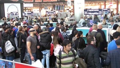 karne hediyesi -  Atatürk Havalimanı’nda karne tatili yoğunluğu  Videosu