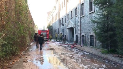 kazan dairesi - İzmir'de üniversite binasında çıkan yangın söndürüldü  Videosu